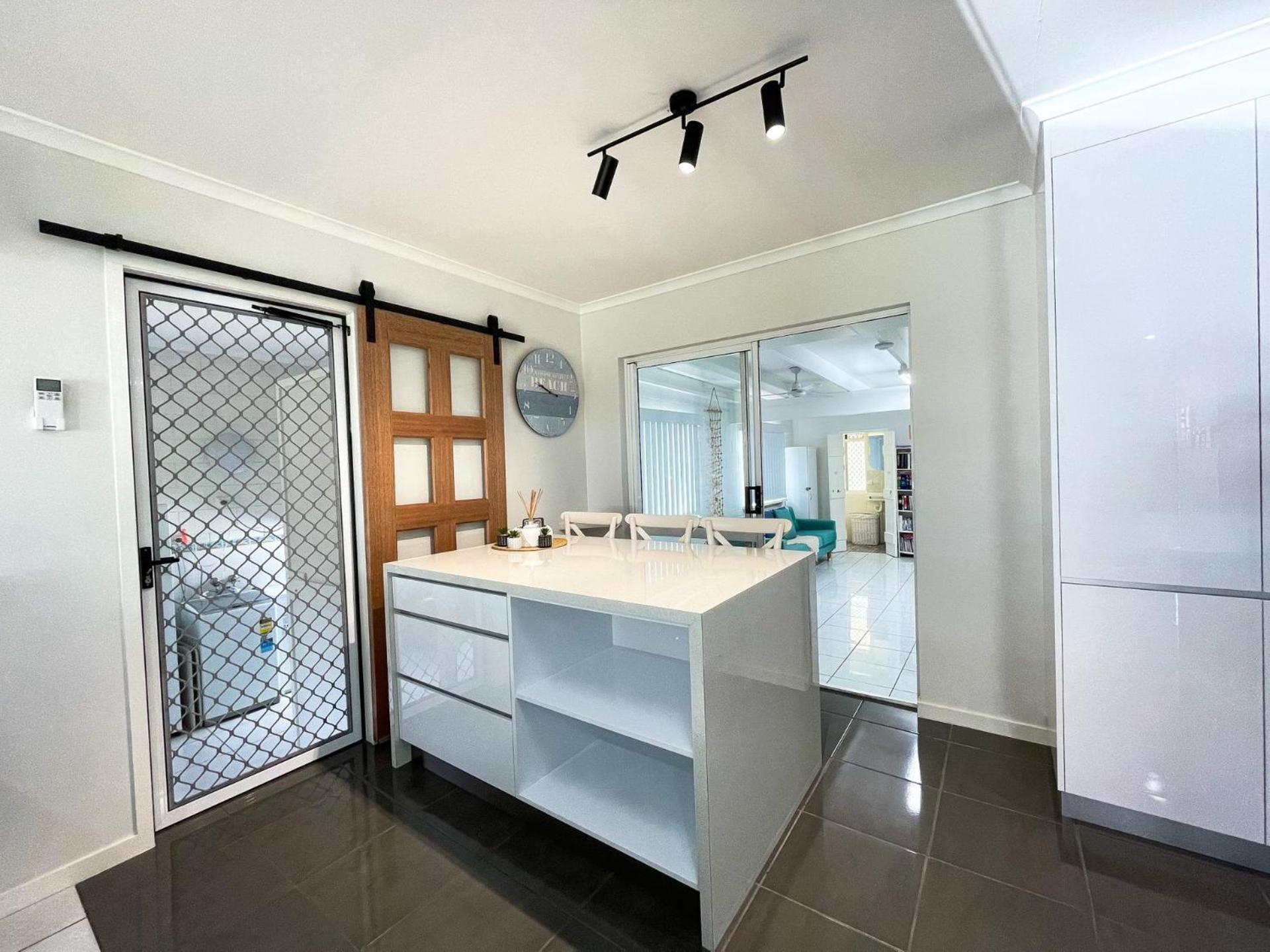 Beach House On Burrum- Close To Beach- 3Br- Wifi-Foxtel Woodgate Eksteriør billede